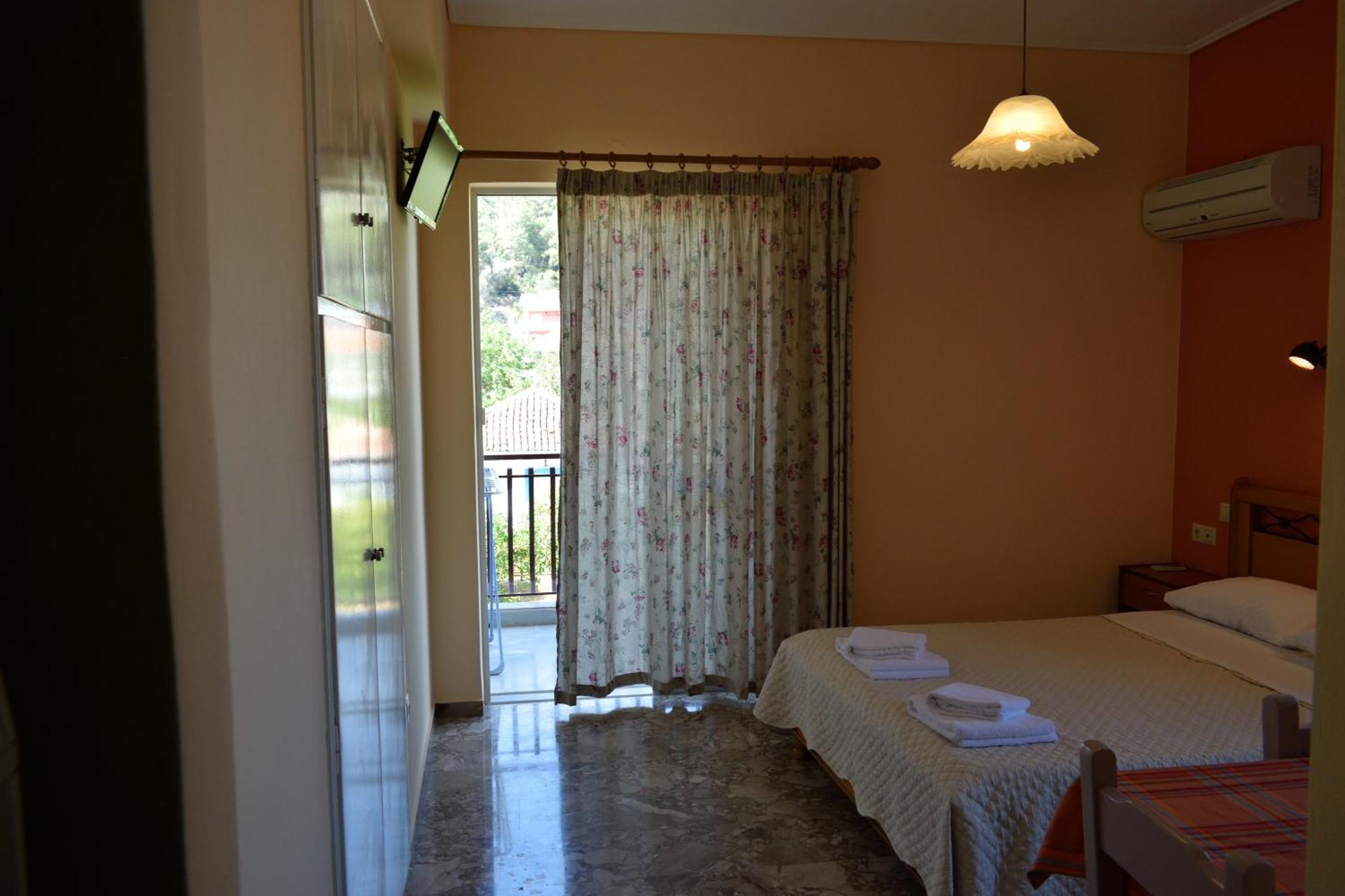 Stamoulis Apartments Agia Efimia Bilik gambar