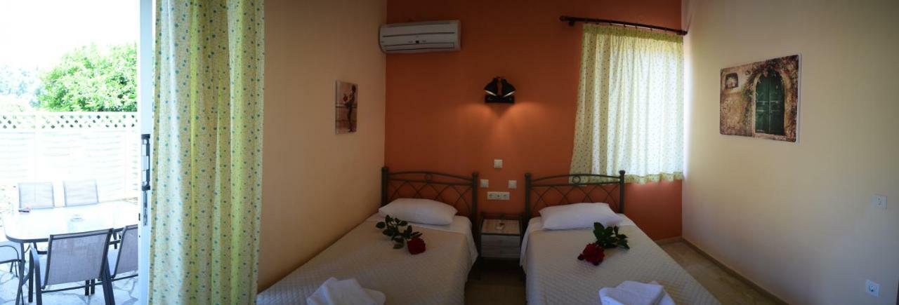 Stamoulis Apartments Agia Efimia Luaran gambar